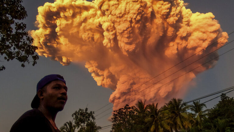 Mount Lewotobi’s Monster Eruption Sends Ash 11 KM High Indonesia on High Alert!