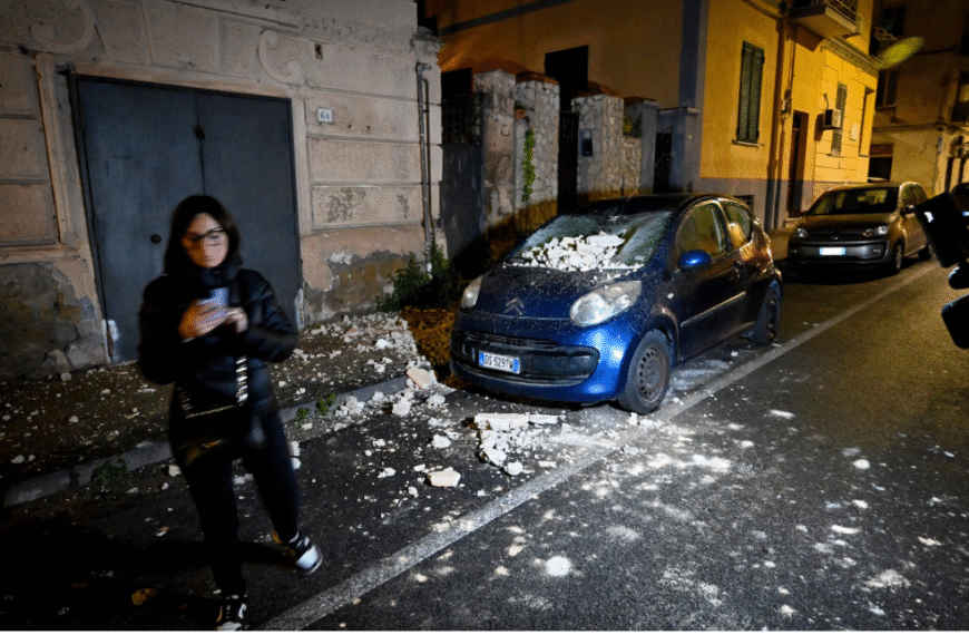 Panic Spreads in Naples as Earthquake Triggers Island to Crack Open!